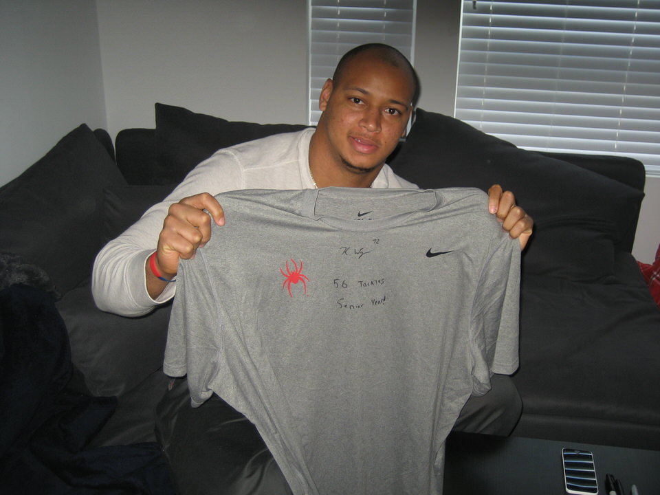 Kerry Wynn Training Worn & Signed Gray New York Giants Long Sleeve Nike  Shirt - Big Dawg Possessions