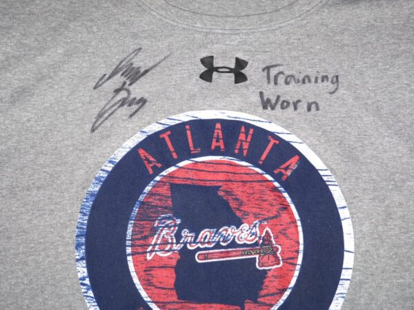 Indigo Diaz Training Worn & Signed Official Gray Atlanta Braves Long Sleeve Under Armour 2XL Shirt