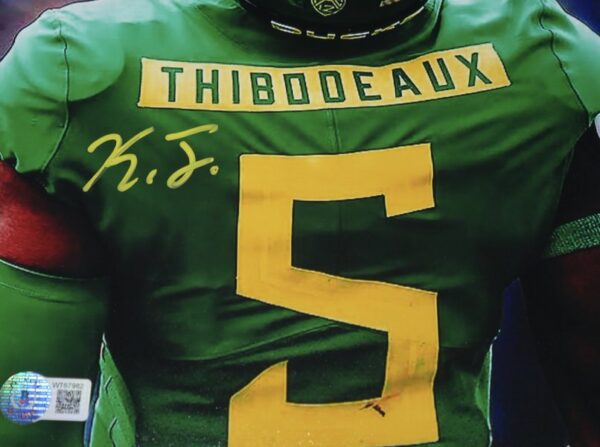 Kayvon Thibodeaux Signed Oregon Ducks 8 x 10 Photo - Beckett Witnessed