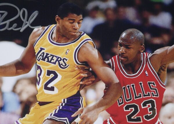 Magic Johnson Signed Los Angeles Lakers 8 x 10 Vs Michael Jordan - Beckett Witnessed