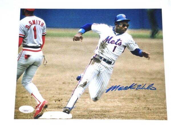 Mookie Wilson Signed New York Mets Rounding Bases 8 x 10 Photo - JSA Hologram