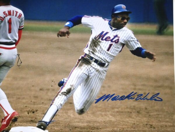 Mookie Wilson Signed New York Mets Rounding Bases 8 x 10 Photo - JSA Hologram1